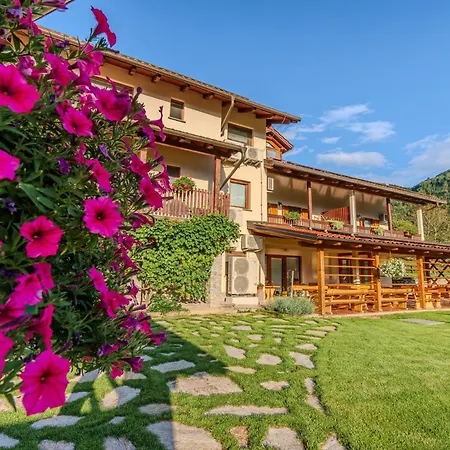 Tourist Farm Pri Kafolu Çiftlik konaklama